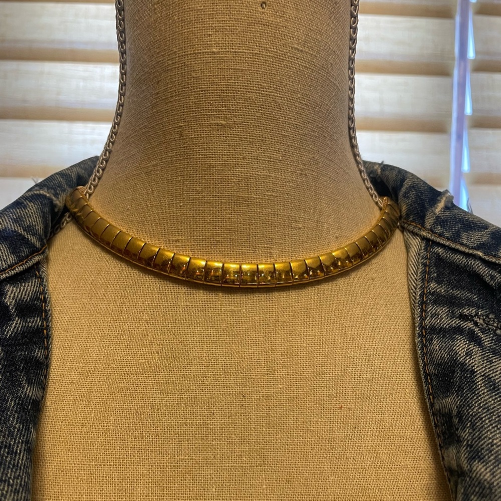 Gold Tone Segment Choker Necklace - Women's Fashion Necklace